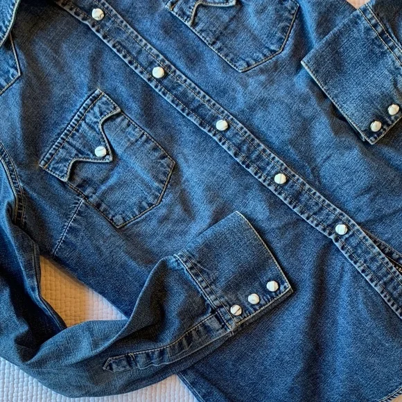 Lucky Brand Blue Denim Shirt with Snap Close - Picture 14 of 16